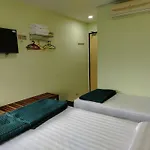 M & N Hotel