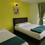 M & N Hotel