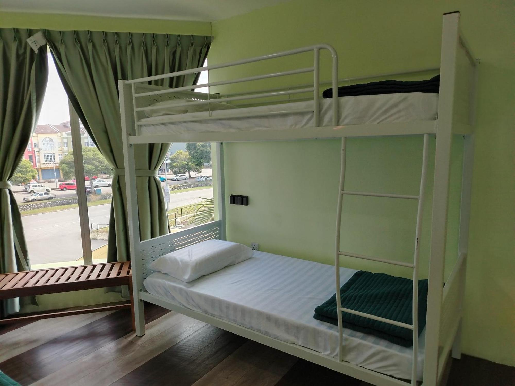 M & N Motel *